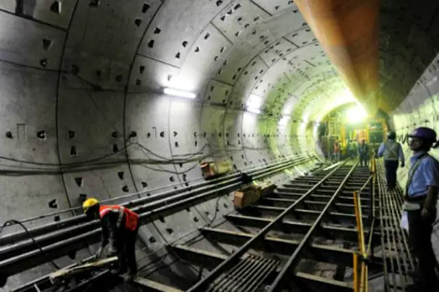 India\'s First Ever Underwater Metro Train Tunnel beneath River Houghly