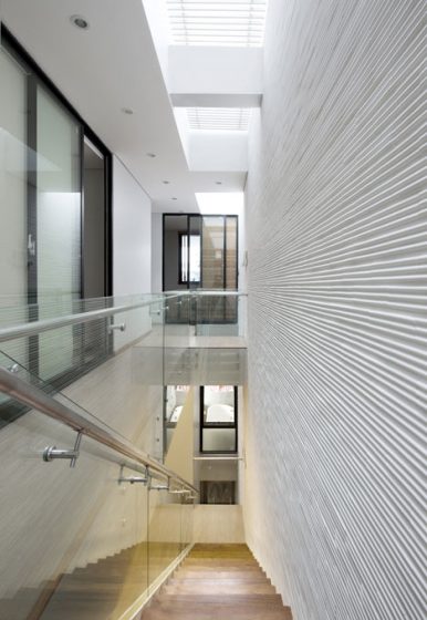 Design of the stairs and wall with horizontal textures