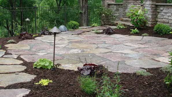 Procedure for laying flagstone on dirt