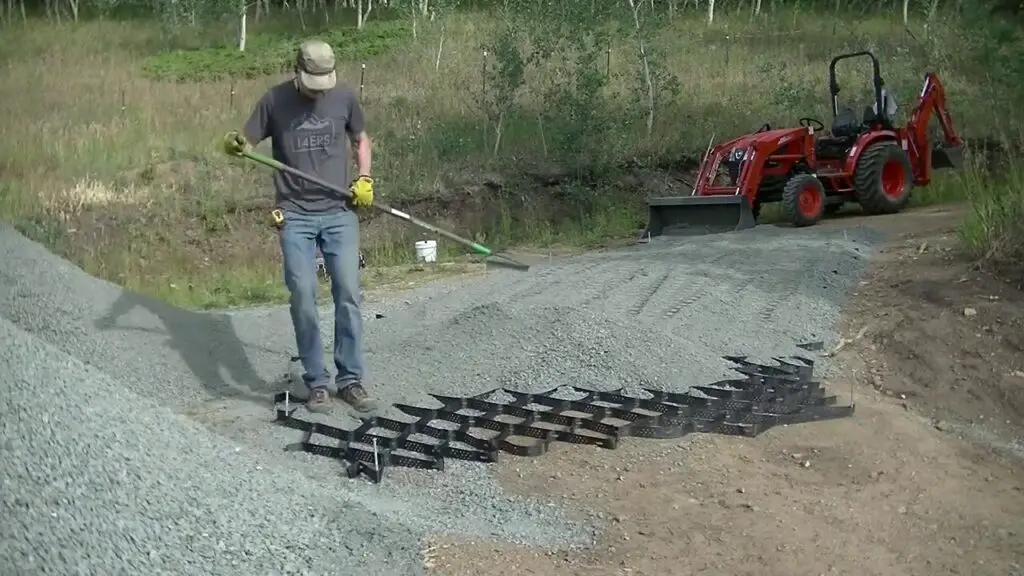 How to choose the best size for gravel driveway? (BONUS TIPS)