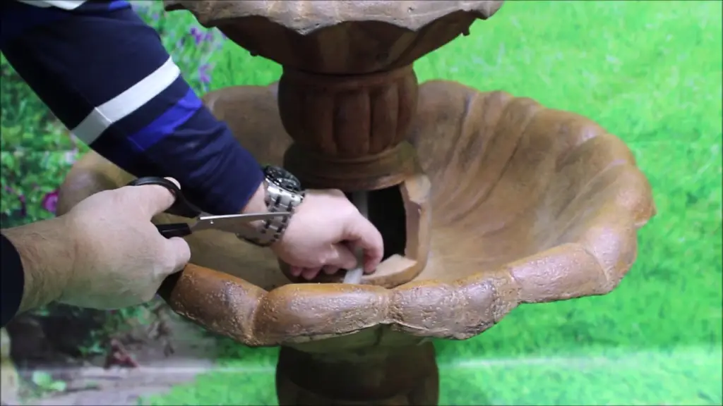 How to clean the concrete birdbath